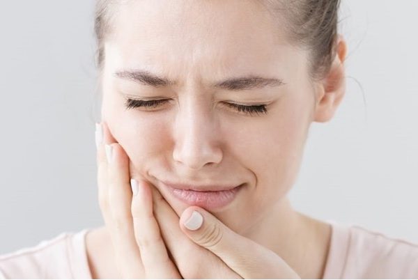 بررسی علت حساسیت دندان
